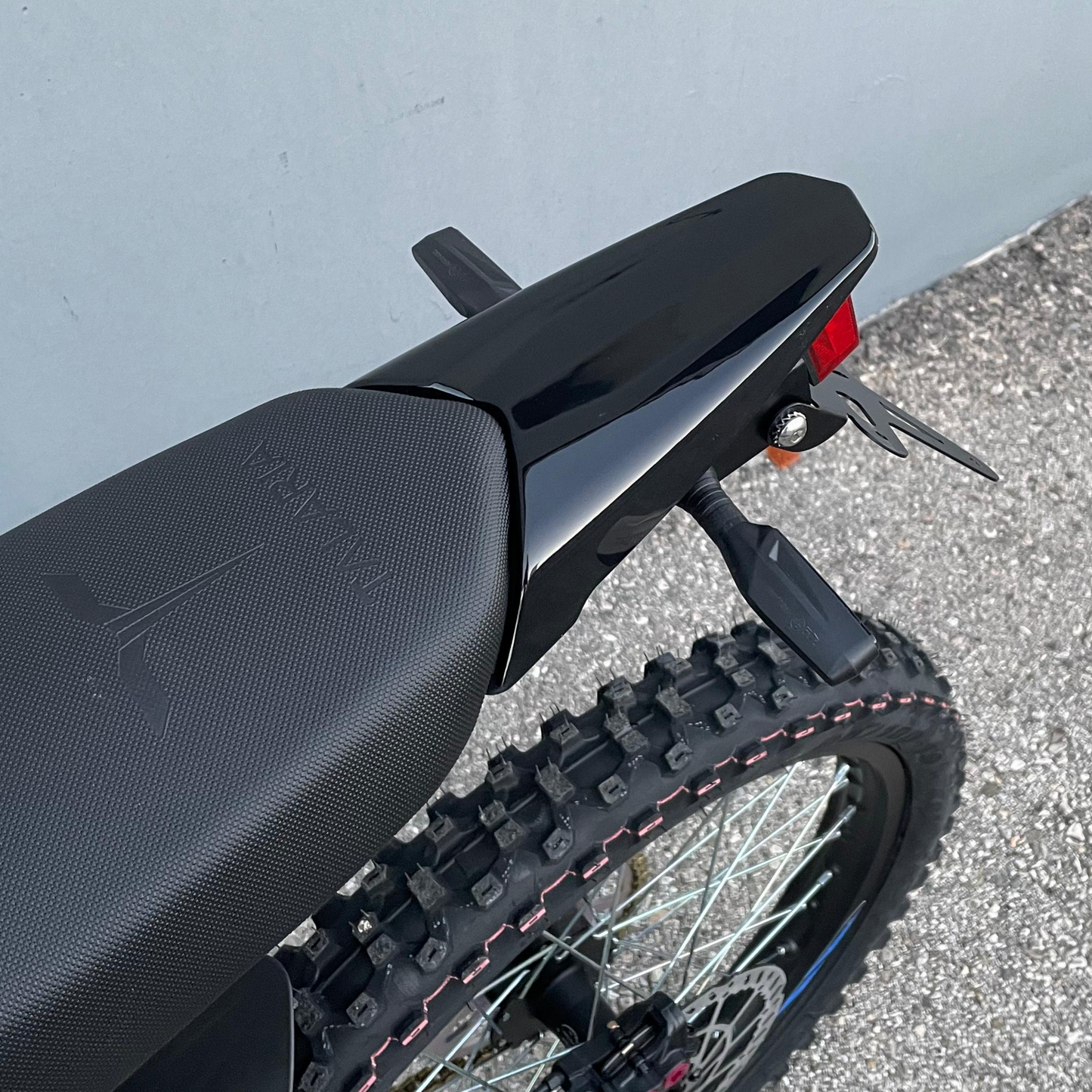 Kit Adjustable License Plate Holder + Extended Tail